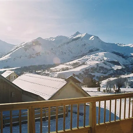 Appart hôtel Résidence Odalys Le Hameau Et Les De La Vallée D'or 3*